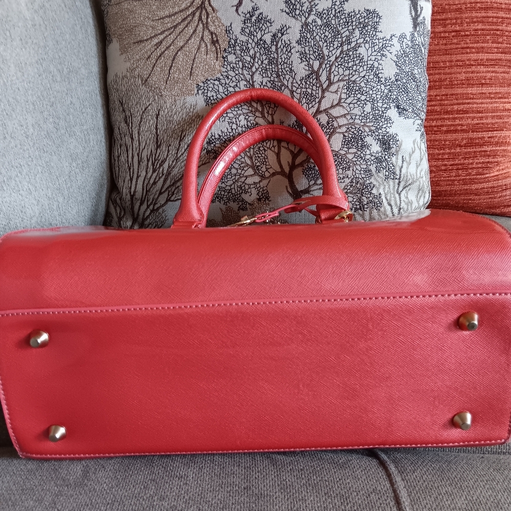 Michael Kors Kiss Lock Patent Satchel EUC - Picture 4 of 16
